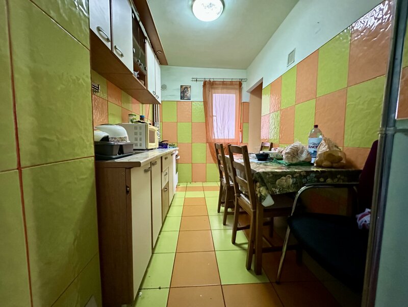 Gorjului, apartament 3 camere, 64,2 mp, bloc 1978, acte complete.